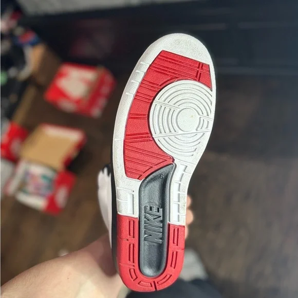 Jordan 2 OG Chicago Size 8 Men’s White and Black High-Top Sneakers - Picture 8 of 8